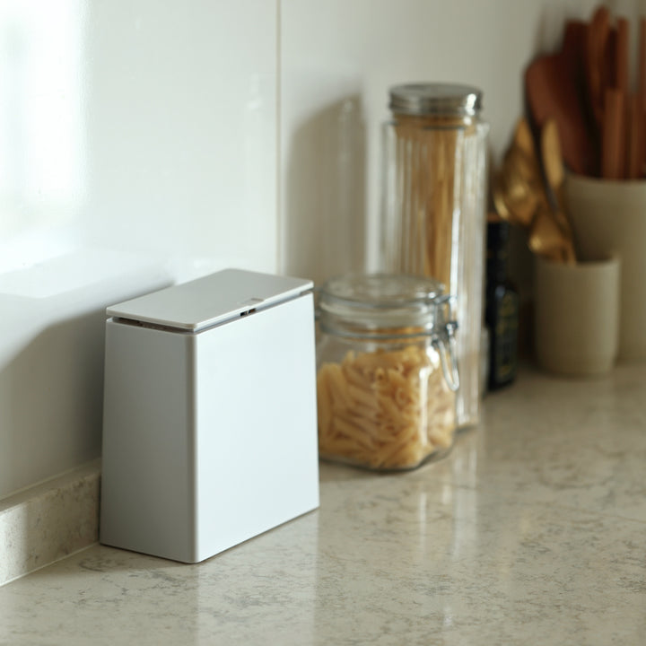 蓋付き卓上スリムゴミ箱 TUBELOR mini flap（容量1.4L） – ideaco STORE