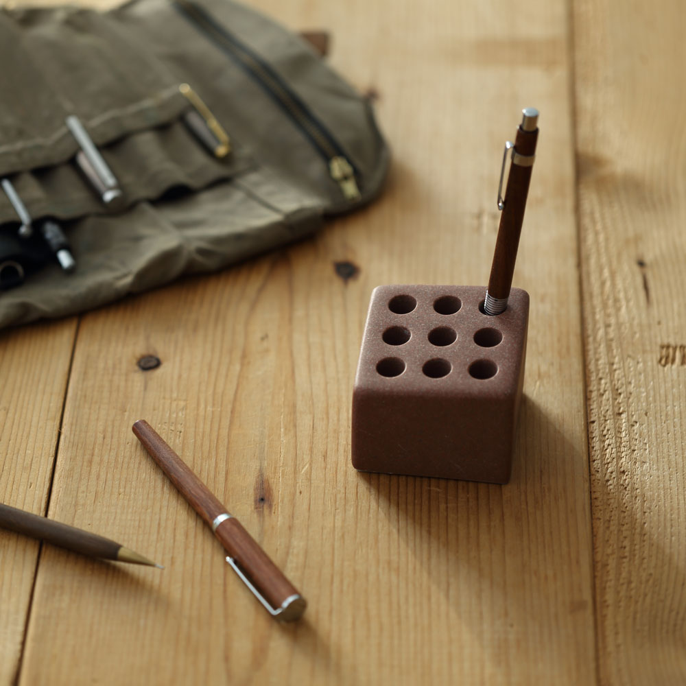 希少 モンブラン 真鍮 キューブ ペーパーウェイト デスクスタンド ペン立 箱付 ペンスタンド Pen cube 9 / 9本挿し – ideaco STORE